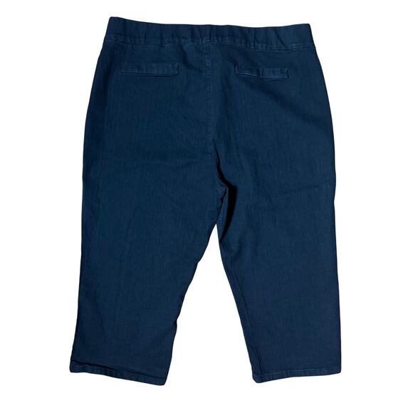 Chic Black Stretch Denim Capri Pants SZ 18 Pull On Classic Casual Vacation - Picture 2 of 7